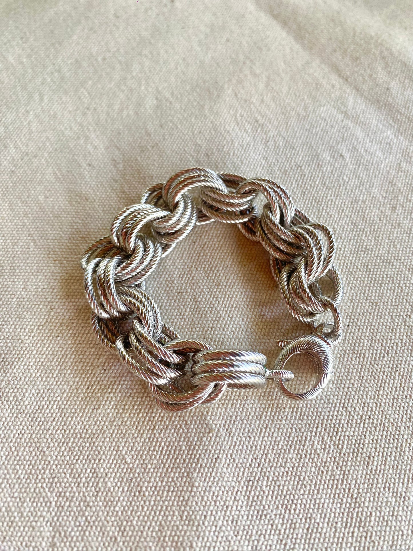 Pulsera de Nudos de Cuerda Plateada