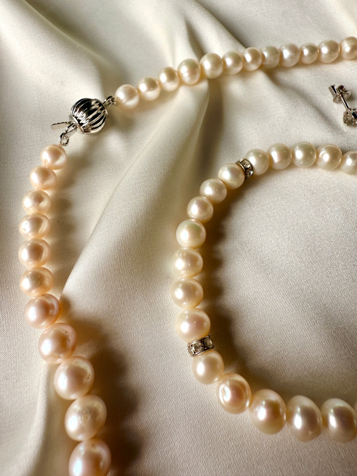 Set de Collar, Pulsera y Aretes de Prensa de Faux Perles