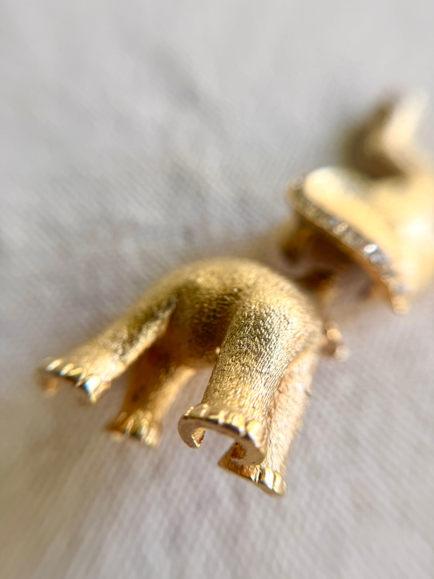 Broche de Elefantito Dorado