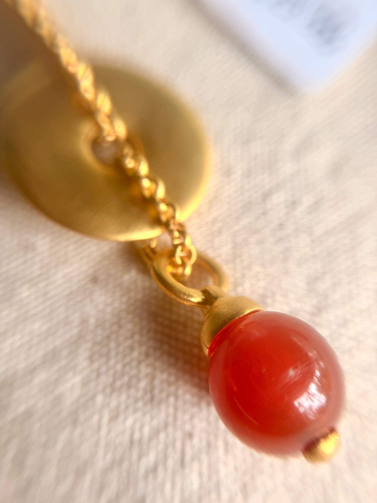 Collar Platillo y Rojo Bauhaus