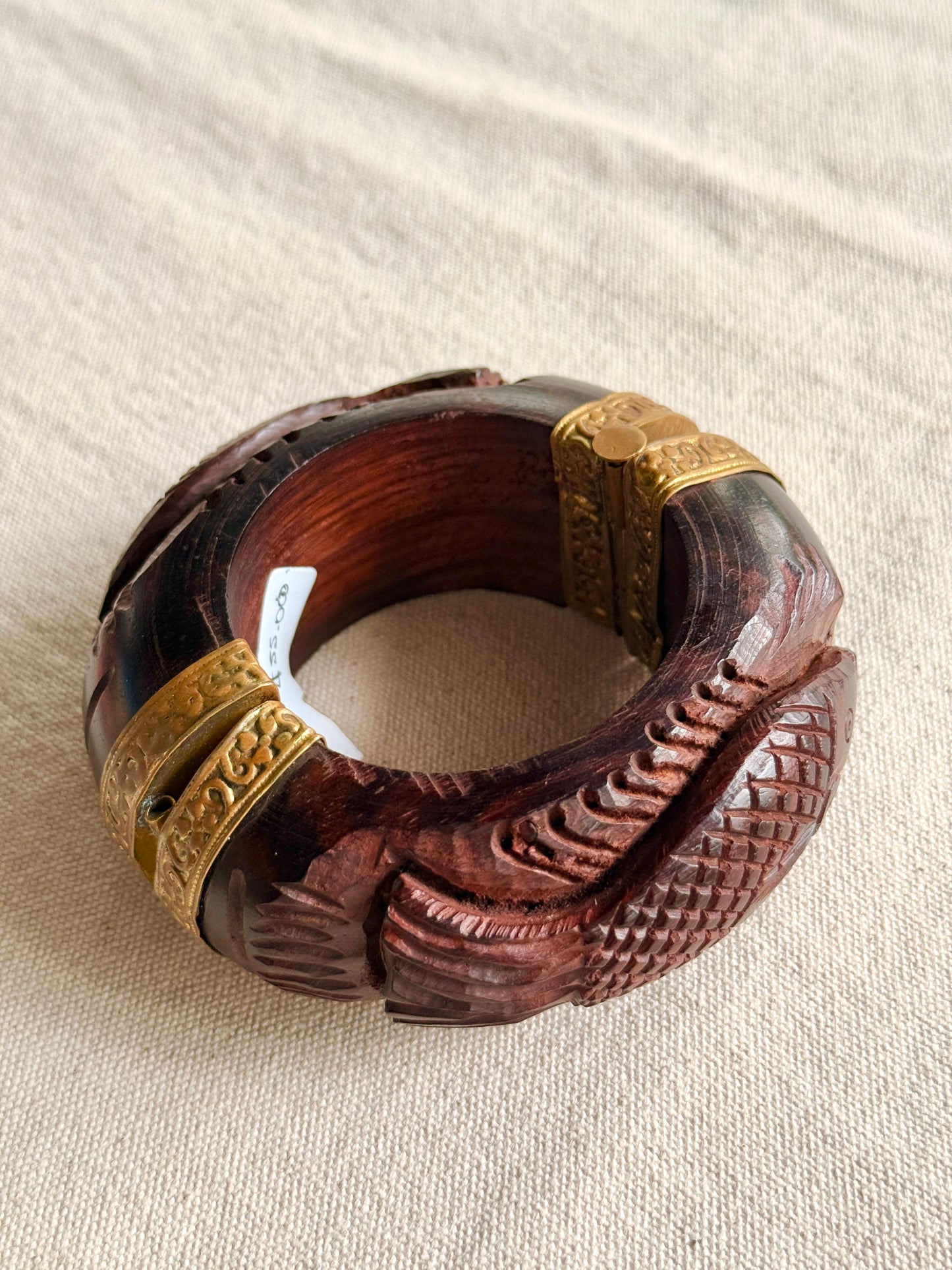 Pulsera de madera con Pescados tallados