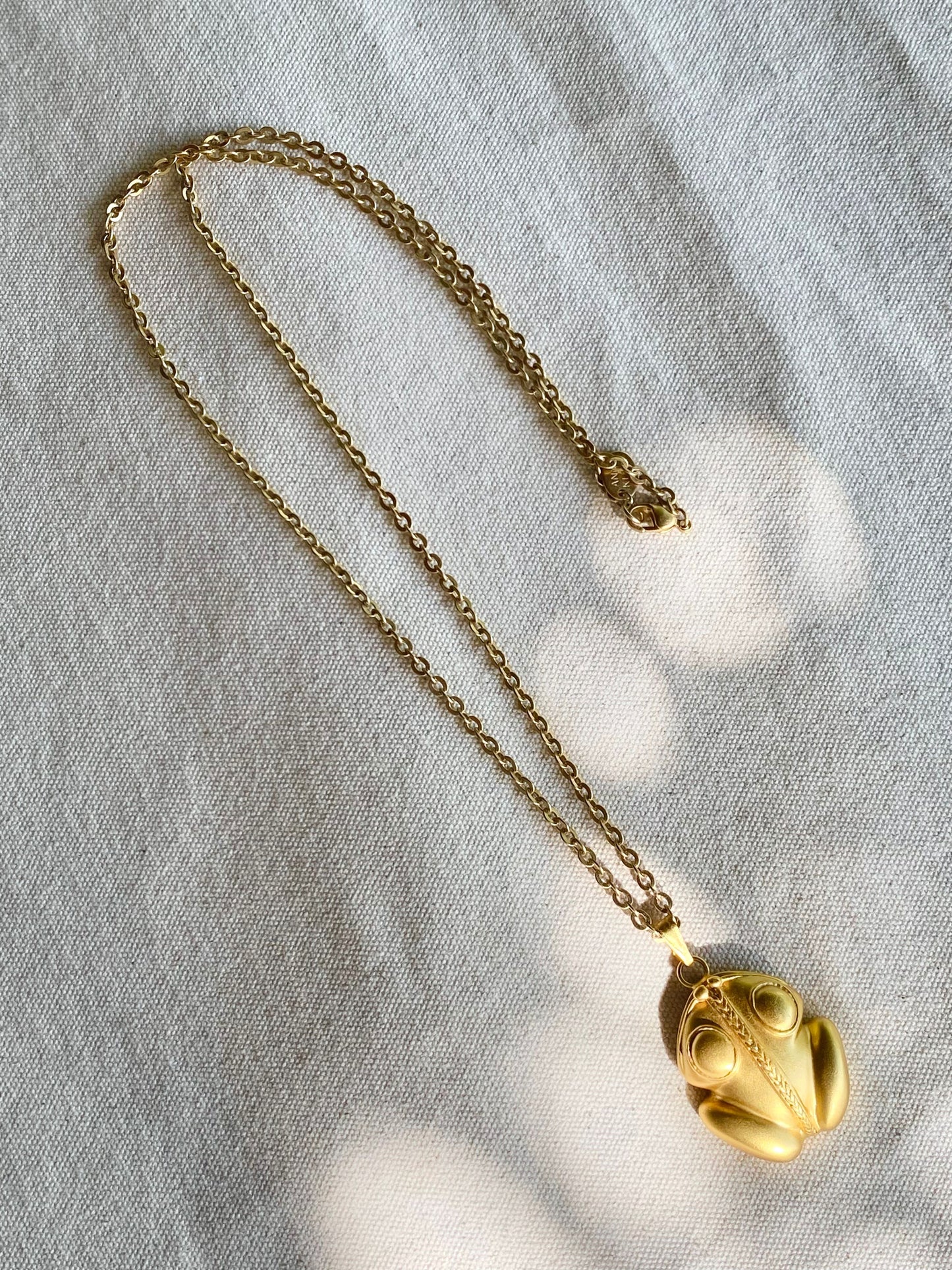 Collar  Rana Dorada- Anne Klein