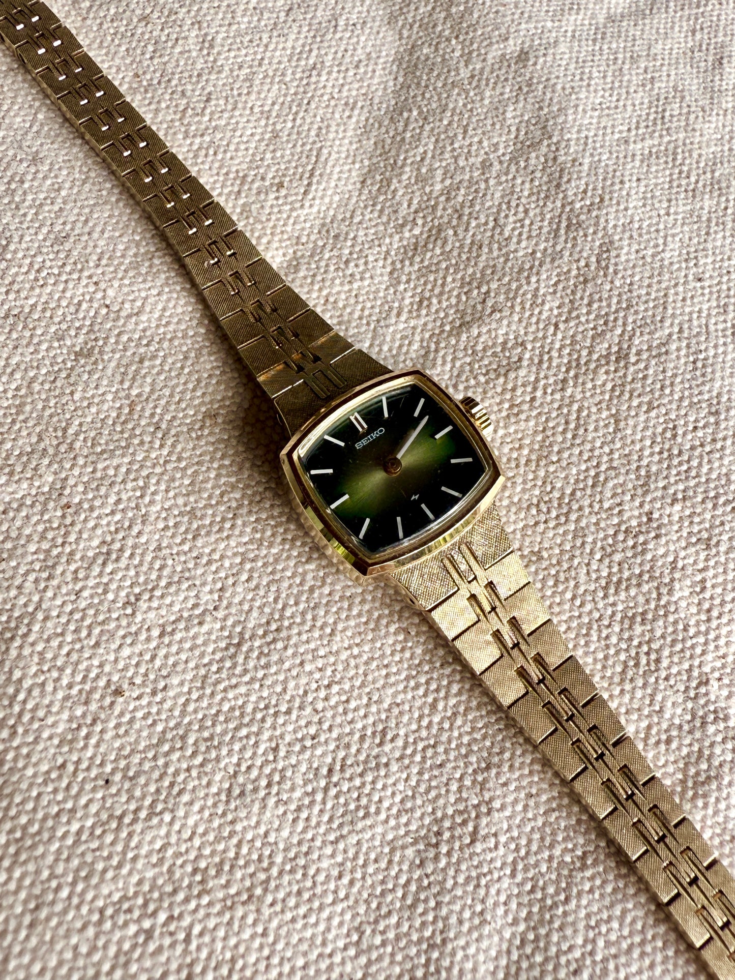 Reloj Dorado y Verde Clasico- Seiko