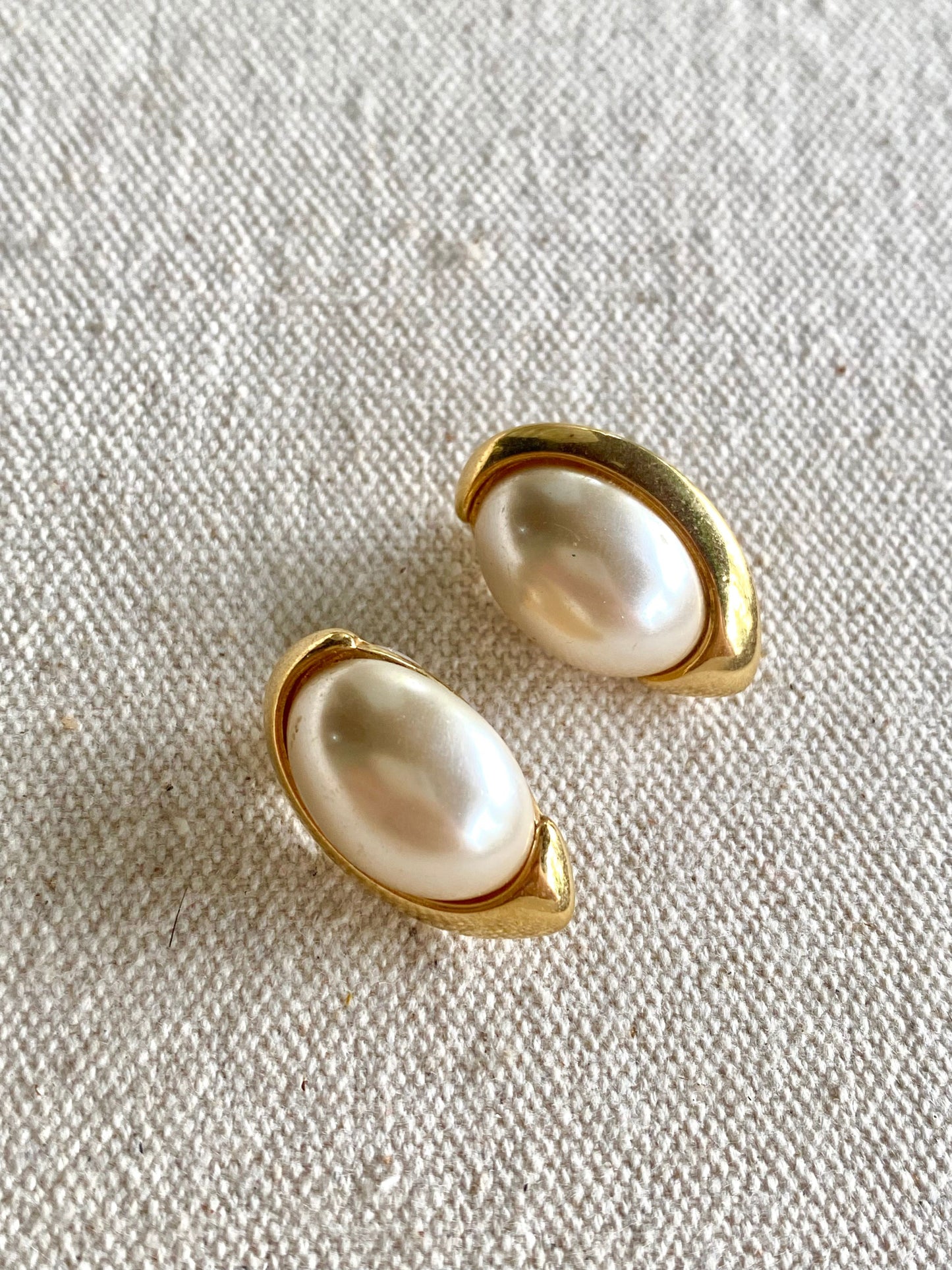 Aretes Óvalo de Faux Perle de Pin-  Napier
