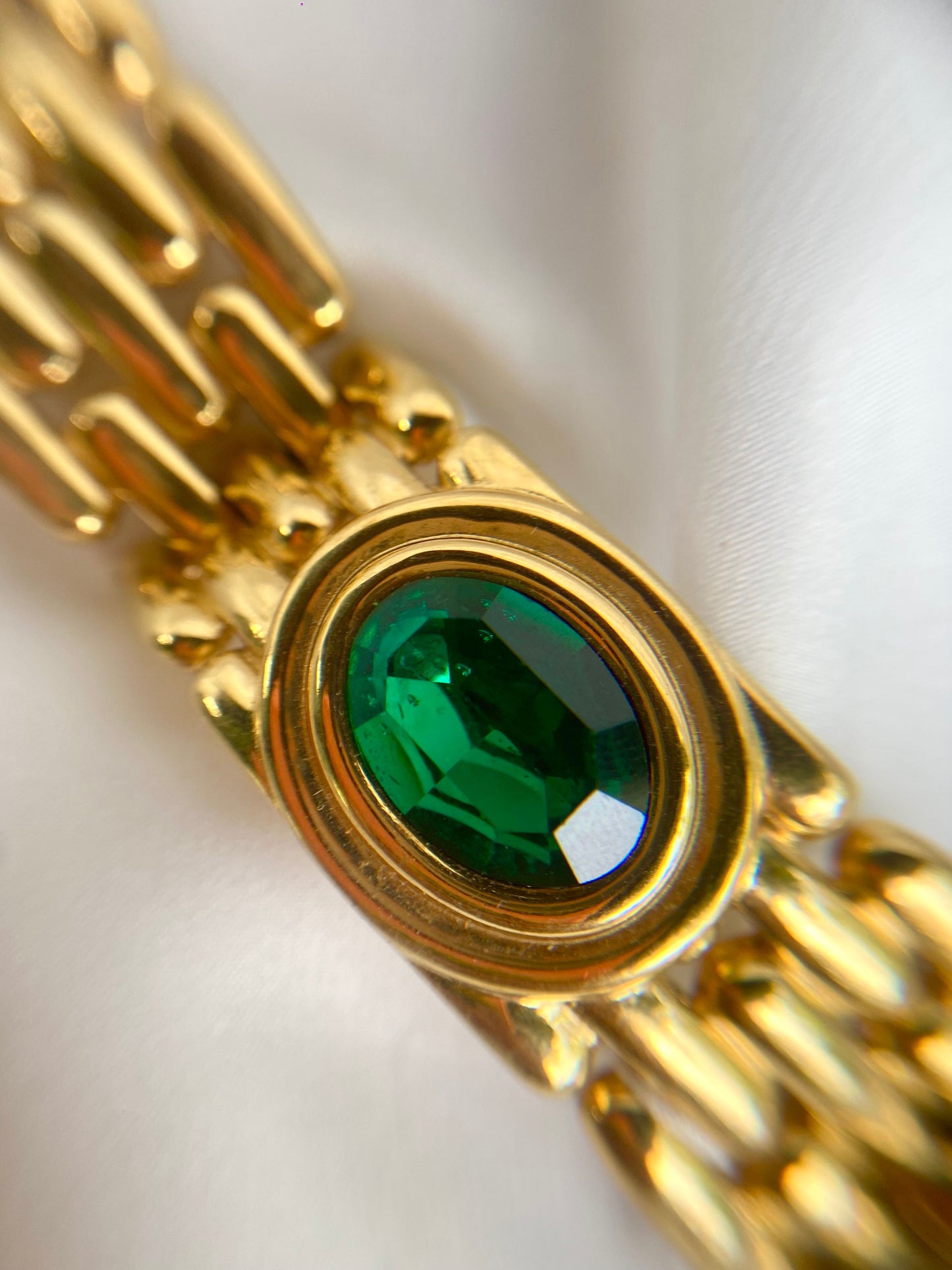 Pulsera con Cristal Verde- Givenchy