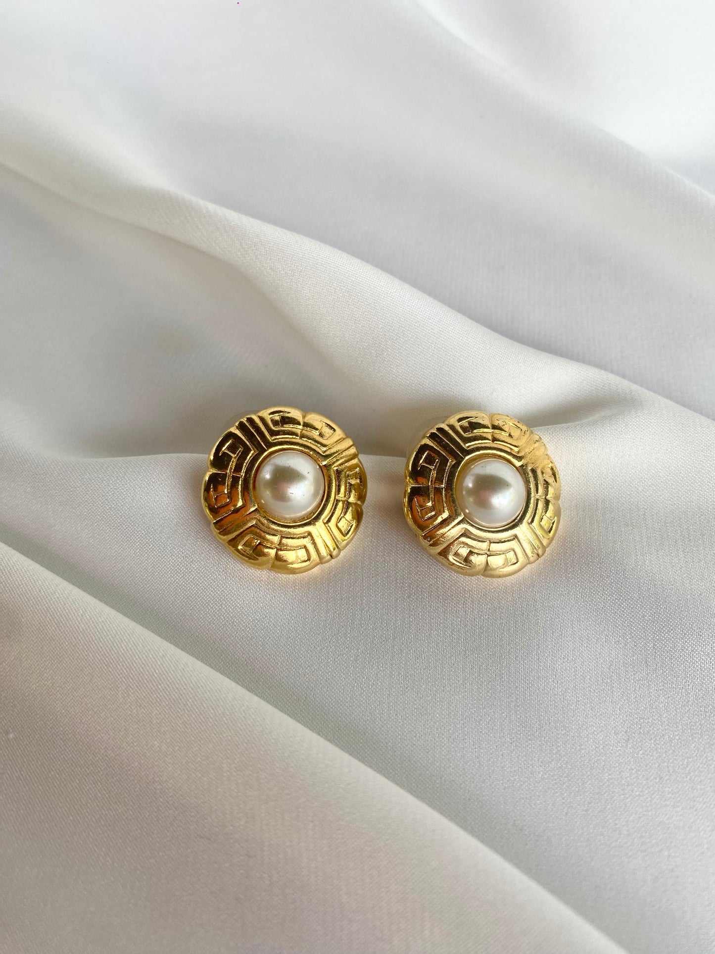 Aretes Perla de prensa- Givenchy Paris New York