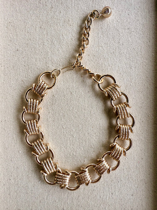 Collar Entrelazado de Eslabones