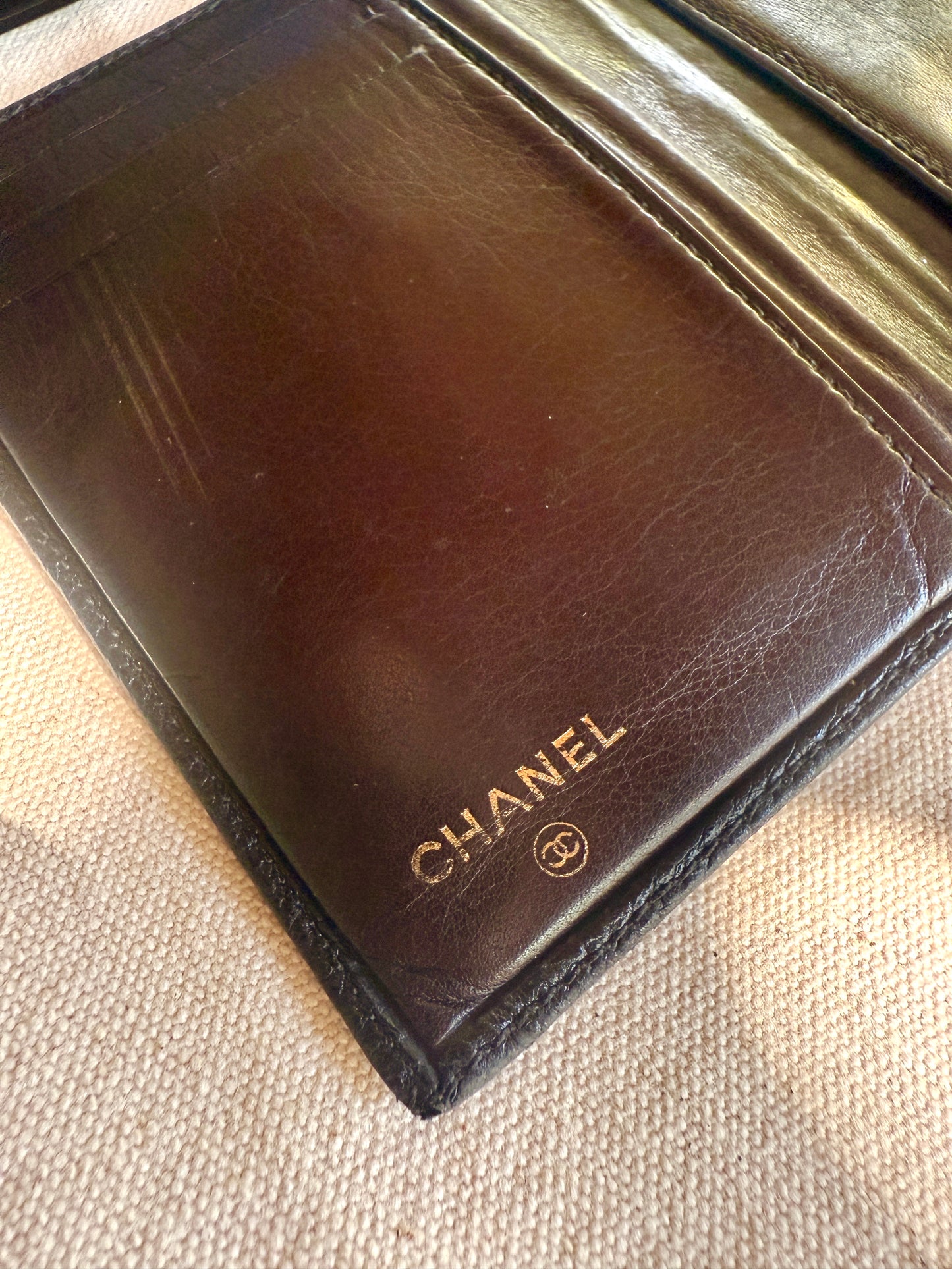 Billetera Compacta de Cuero- Chanel