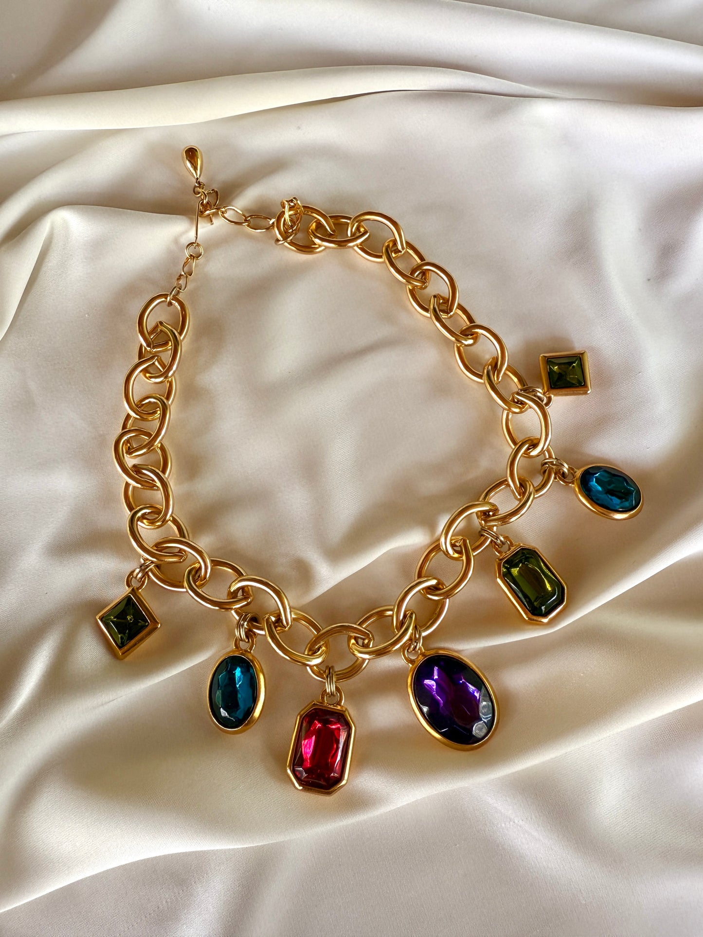 Collar de Cristales Multicromáticos en Baño Dorado- Trifari