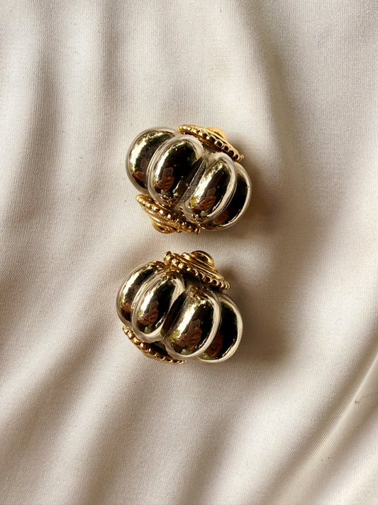 Aretes de Escalopes de prensa
