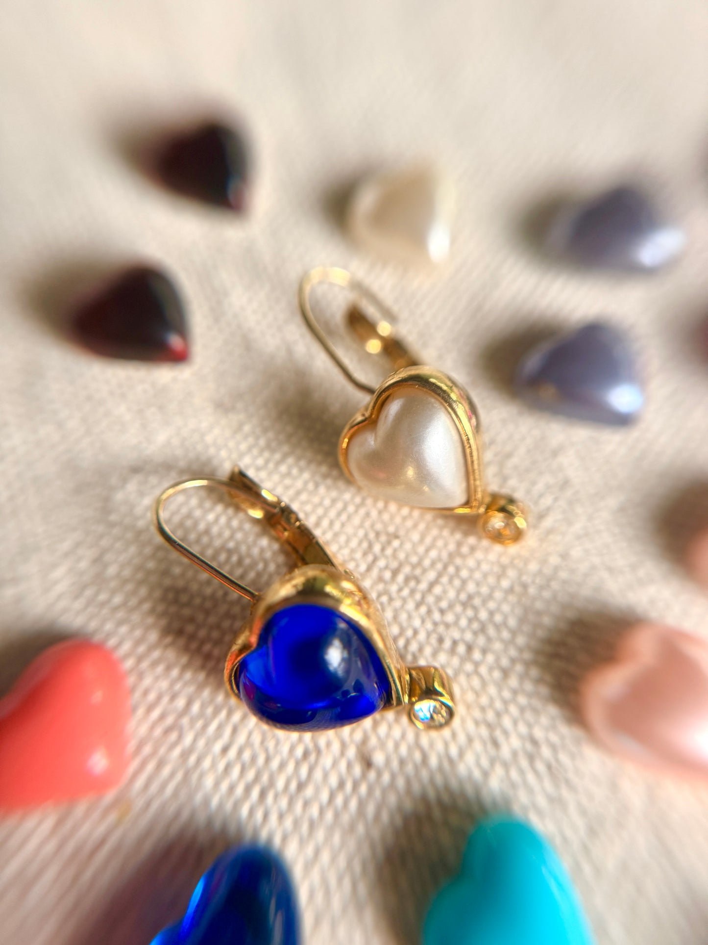 Aretes de Pin Corazones intercambiables- Joan Rivers