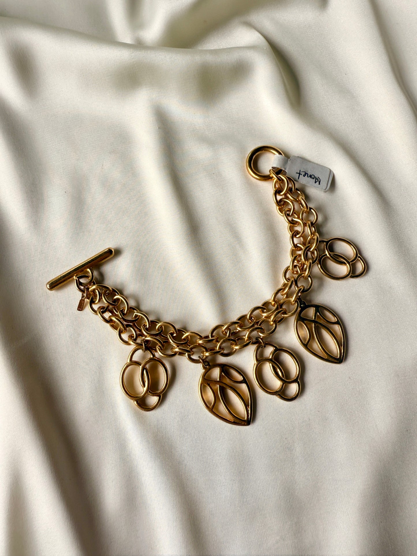 Pulsera con Dijes Dorados de Hoja - Monet