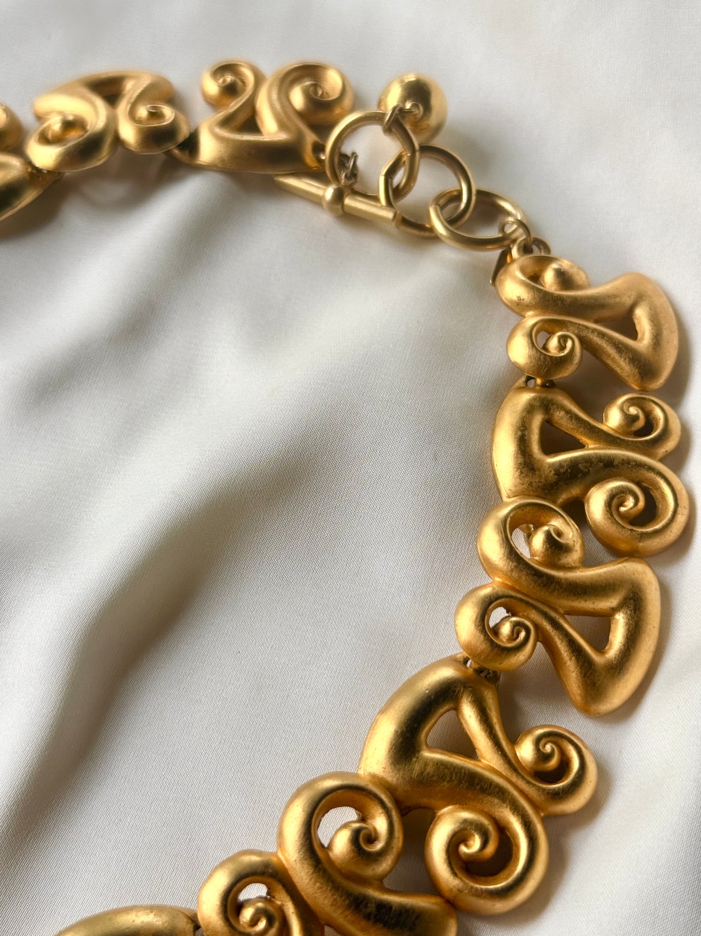 Collar  π Dorados- Anne Klein