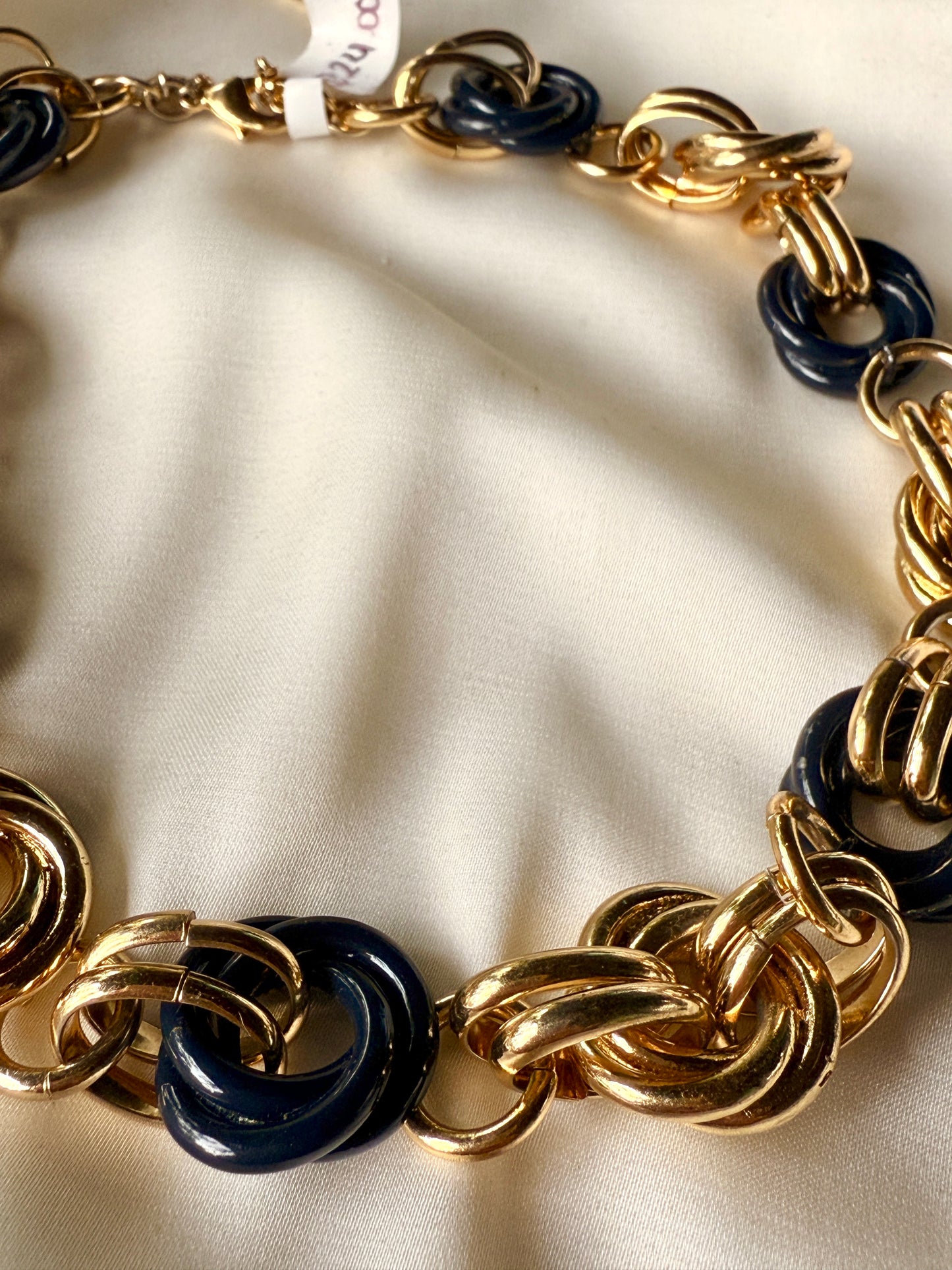 Collar Geometría Dorada con Azul–  Ann Taylor