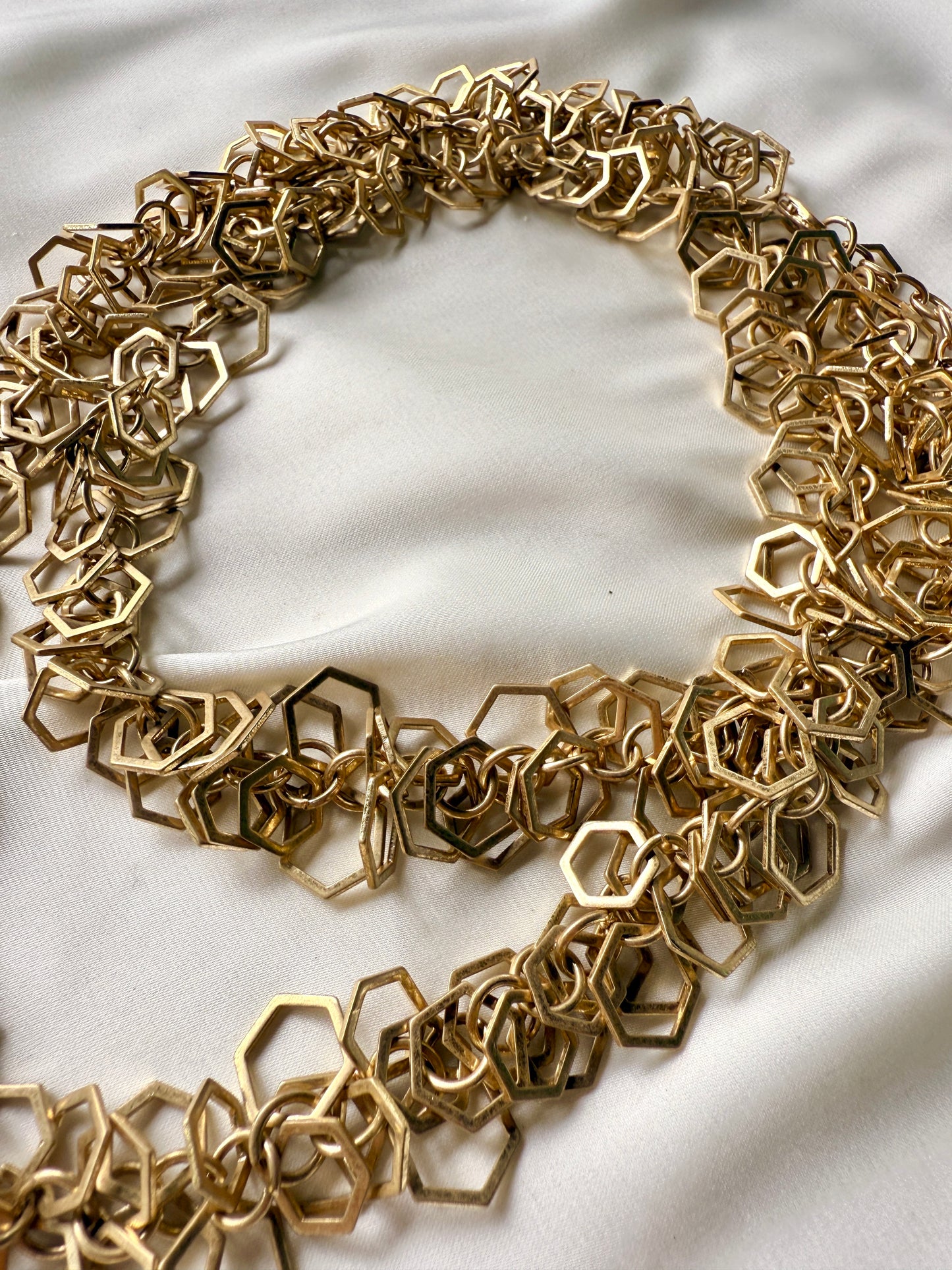 Collar Hexágonos Dorados