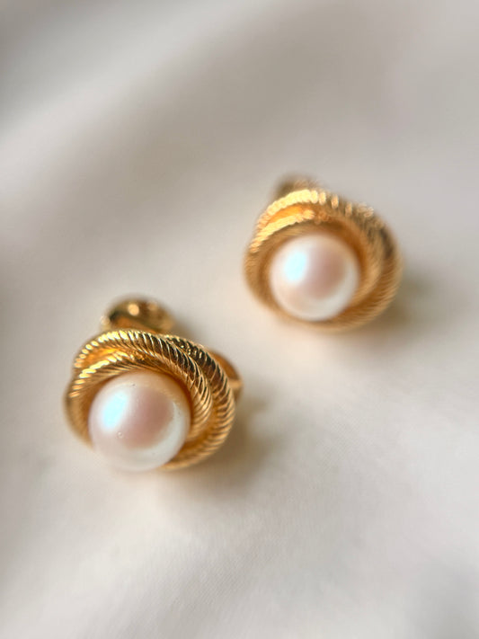 Aretes de Aros con centro perlado de prensa- Napier