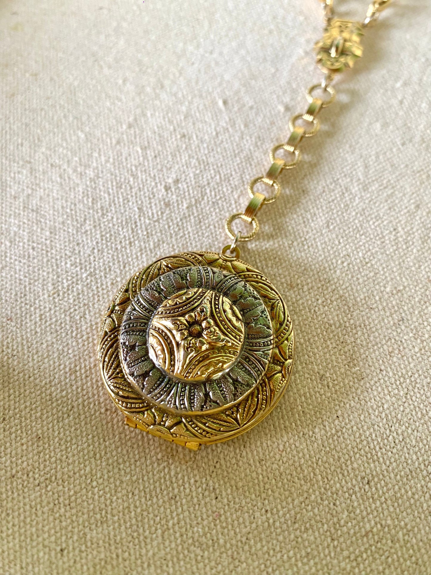 Collar  con Relicario - 1928