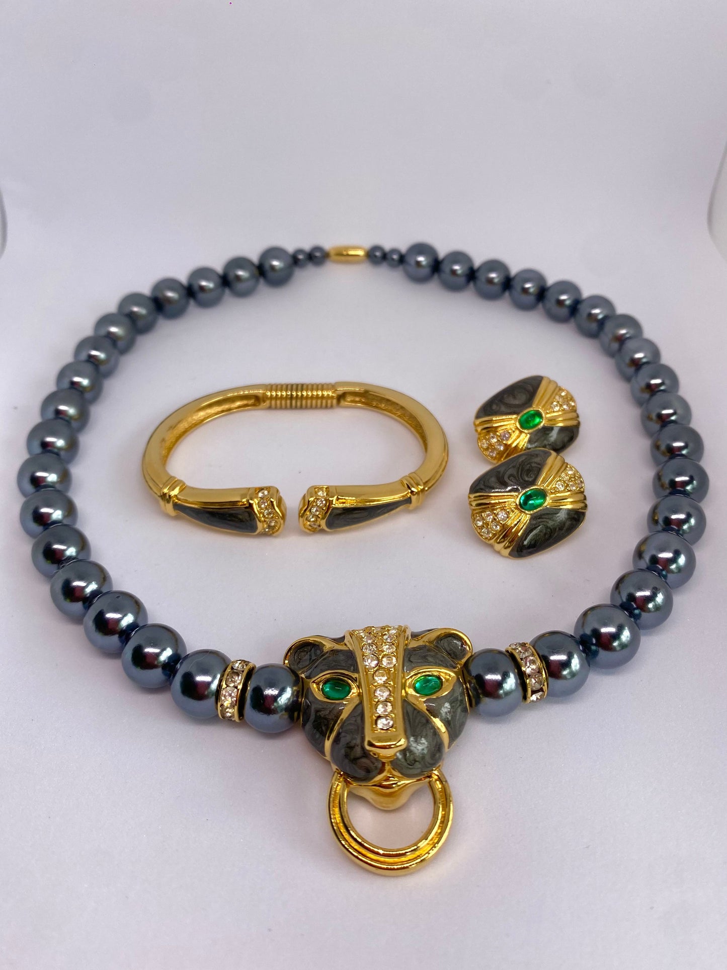 Set de Collar, Pulsera y Aretes de Prensa Panther- KJL para Avon