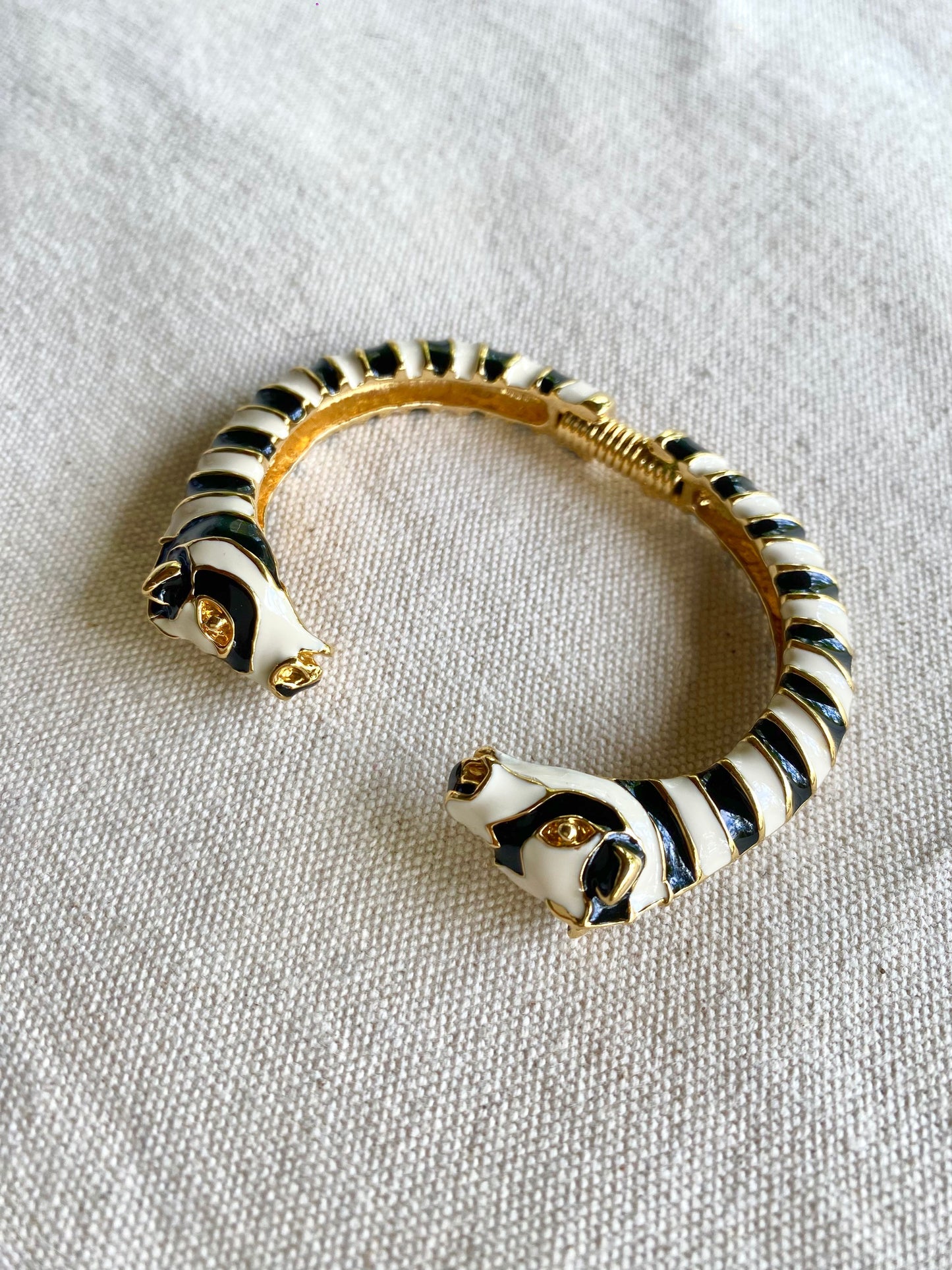 Pulsera Doble Zebra Blancas- Kennethe Jay Lane