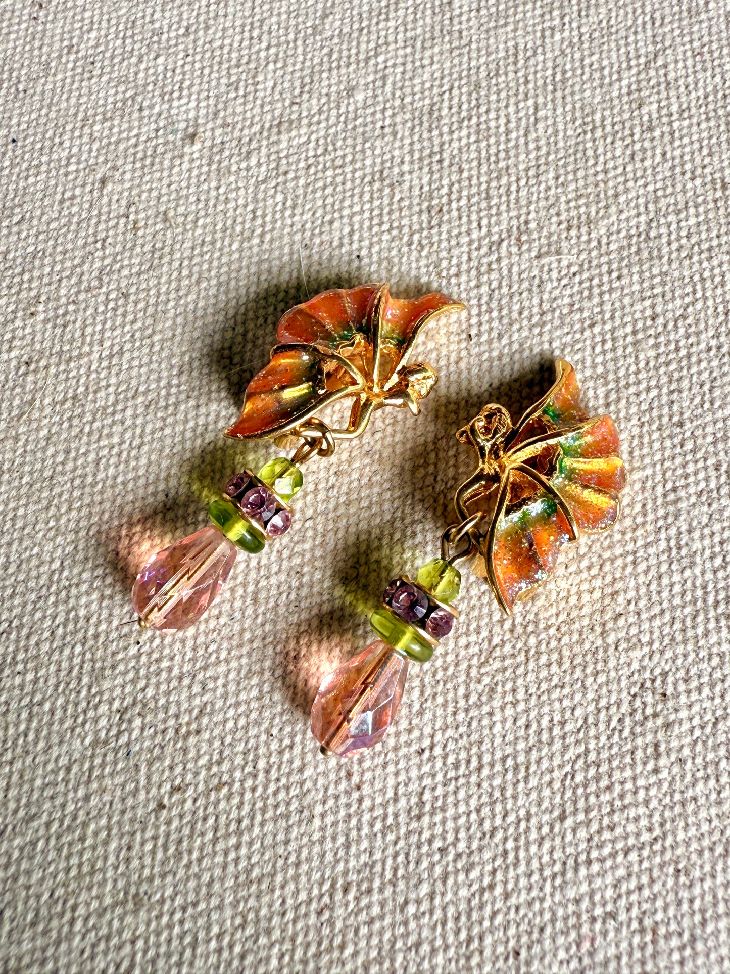 Aretes Pixie con Destellos Aurora- Kirks Folly