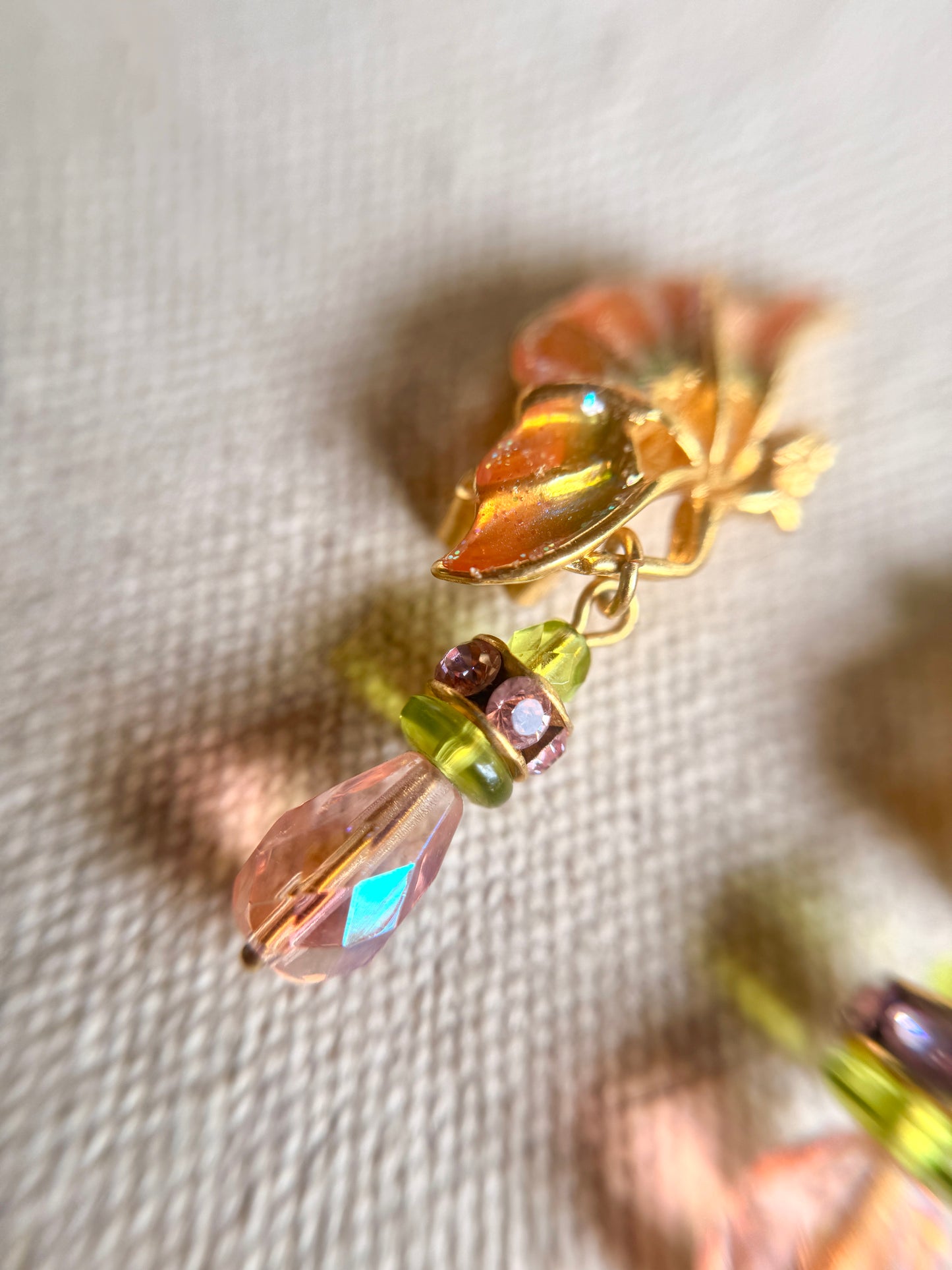 Aretes Pixie con Destellos Aurora- Kirks Folly