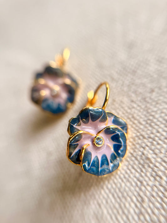 Aretes de Flores Azul Marino- Joan Rivers