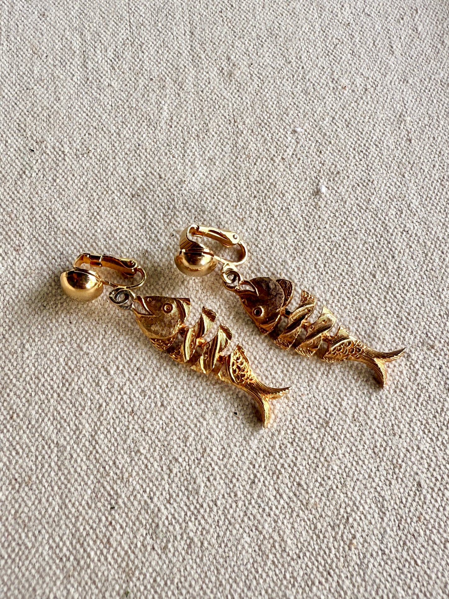 Aretes de Prensa Articulados de Pez