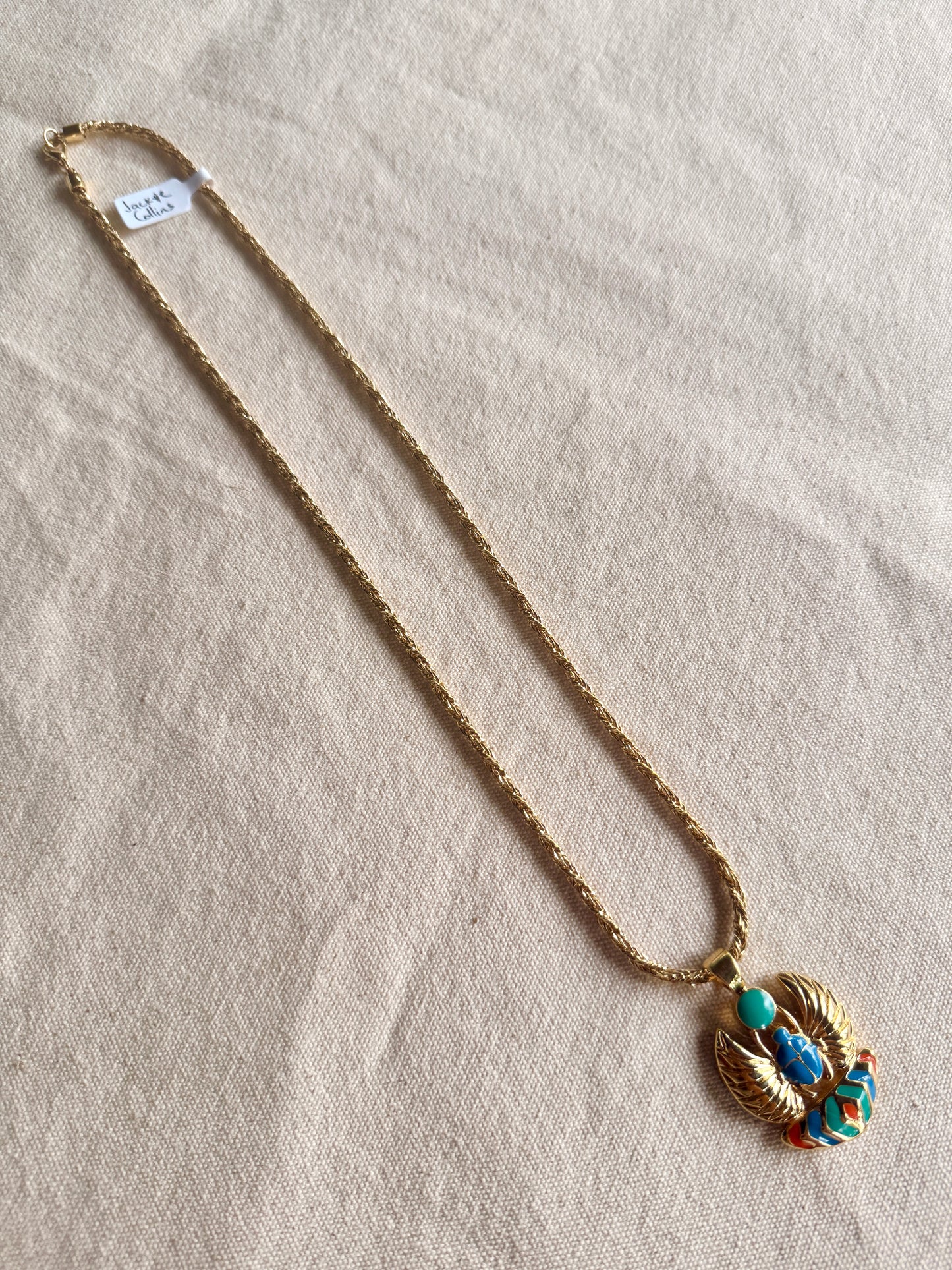 Collar Amuleto de Escarabajo- Jackie Collins
