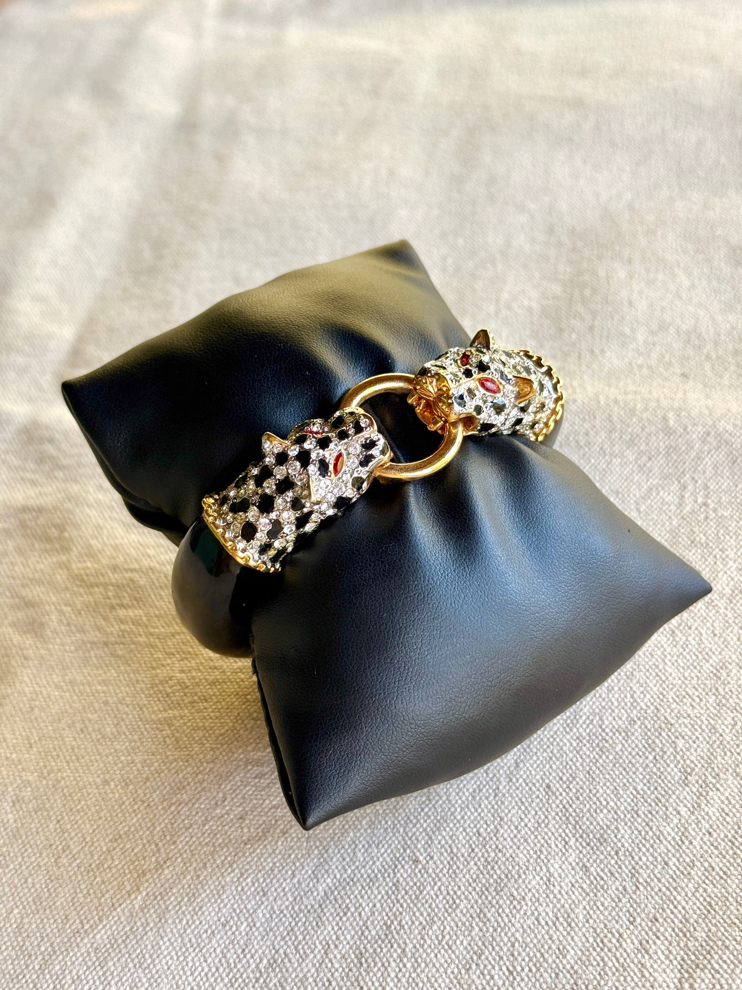 Pulsera de Leopardos de las Nieves- Kenneth J Lane