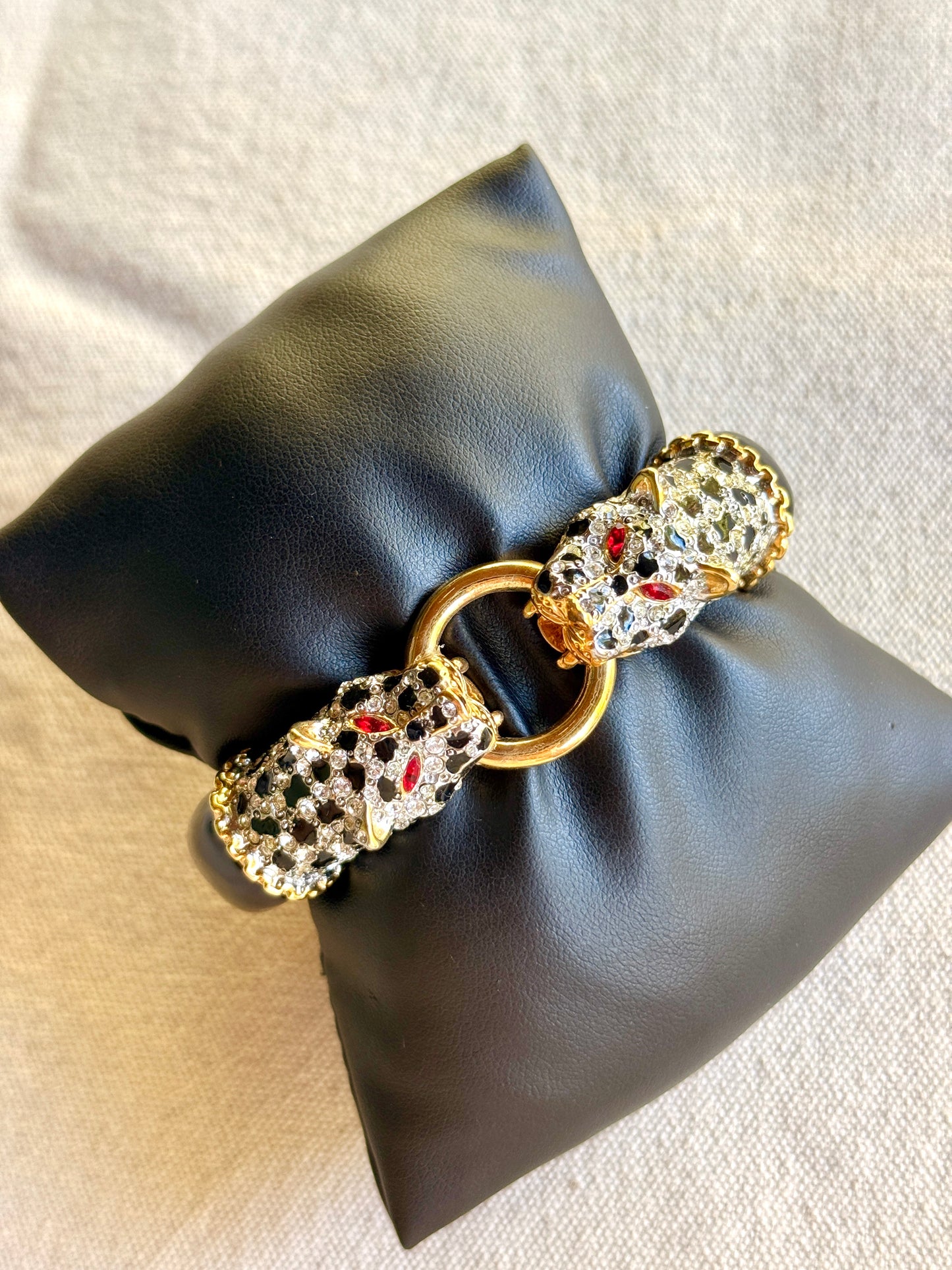 Pulsera de Leopardos de las Nieves- Kenneth J Lane