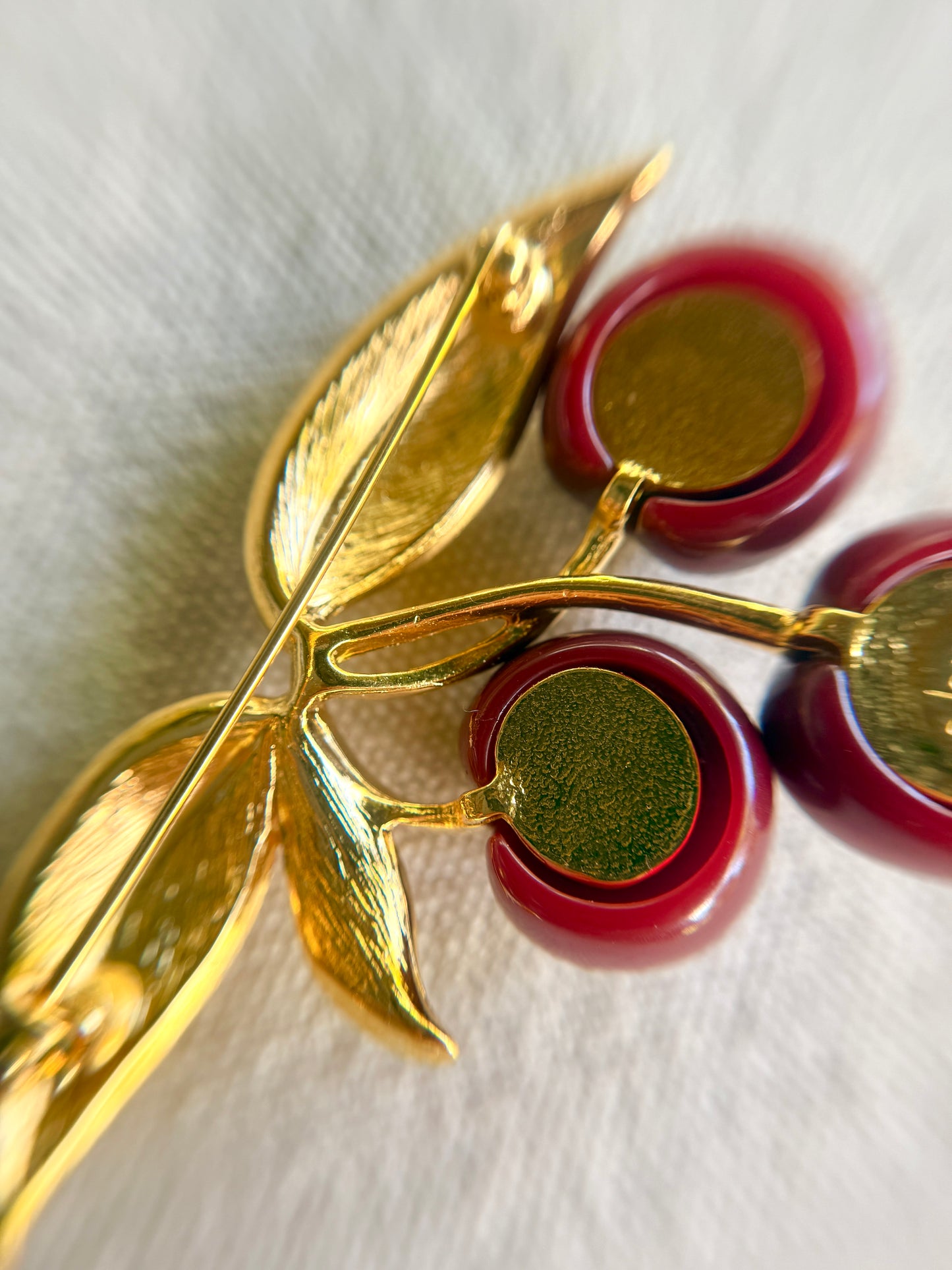 Broche de Cerezas - Joan Rivers