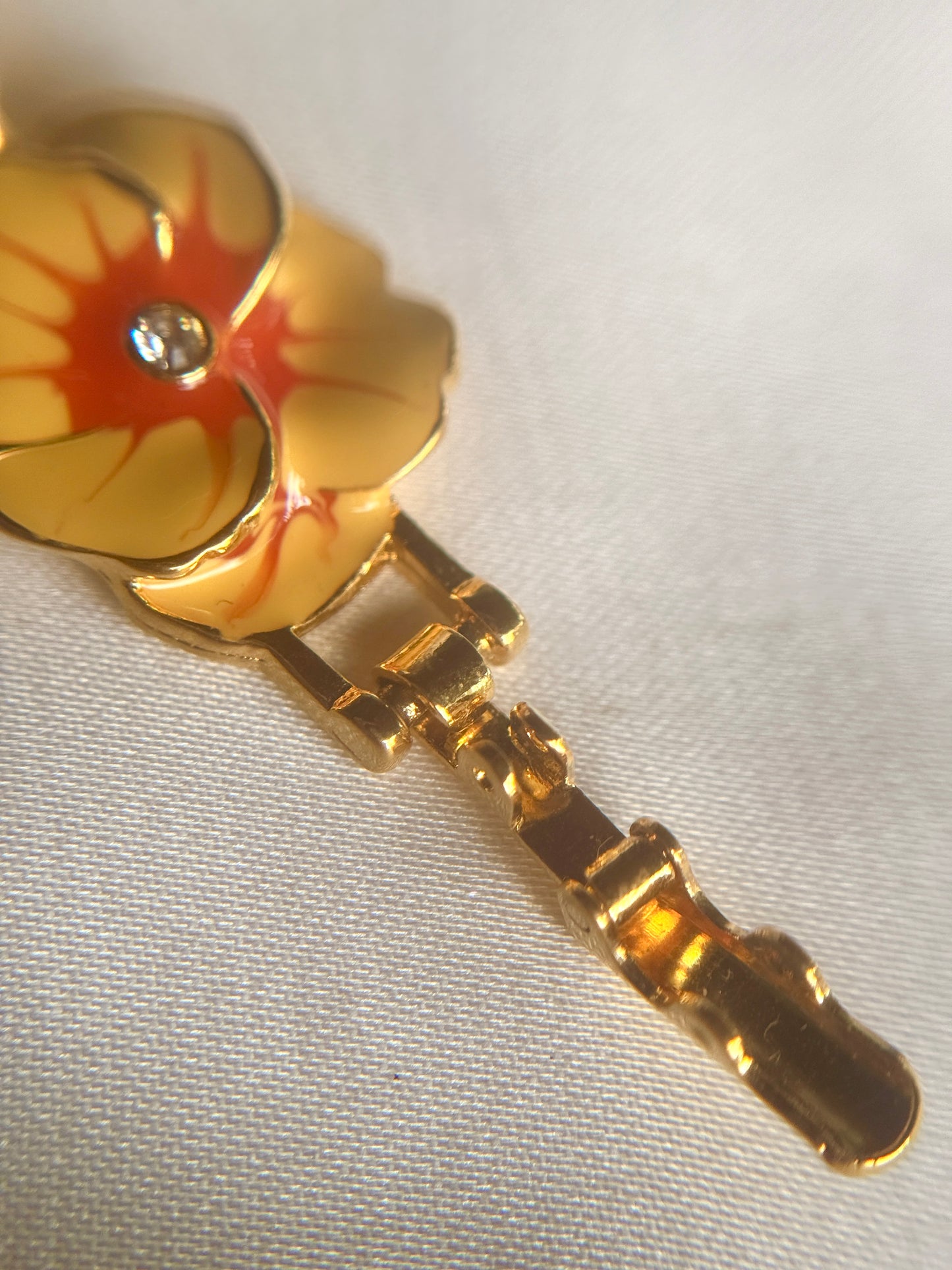 Collar de Flores Coloridas- Joan Rivers