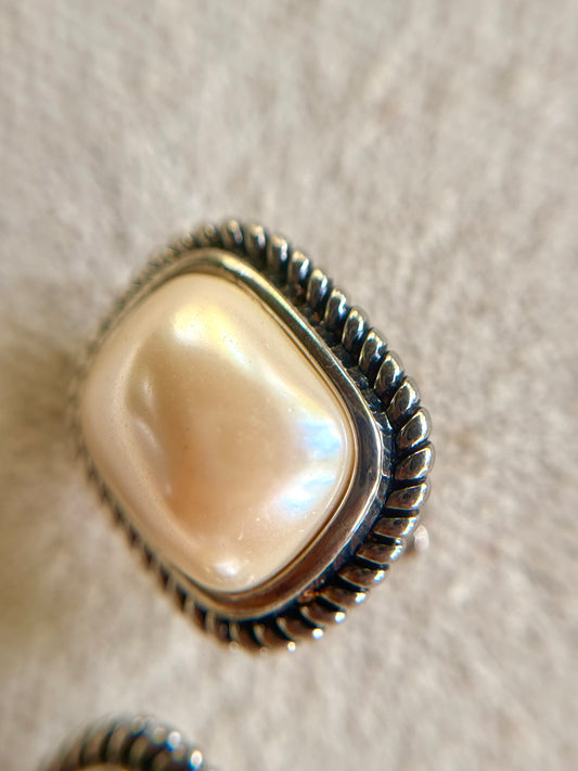 Aretes de Escudo- Carolee