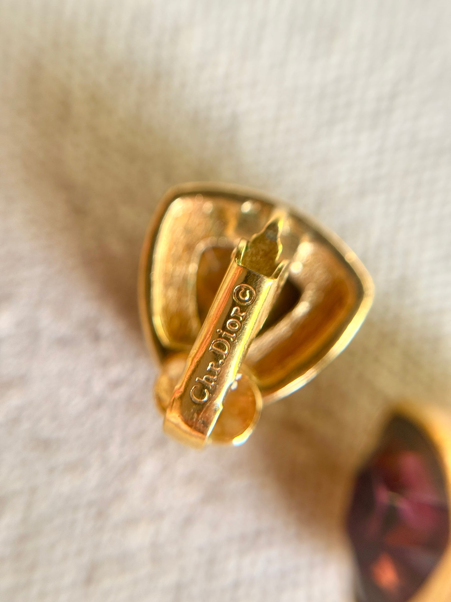 Aretes Triangulares de Prensa- Dior