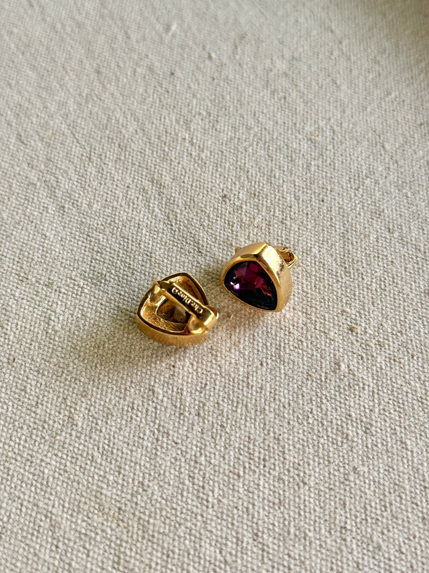 Aretes Triangulares de Prensa- Dior