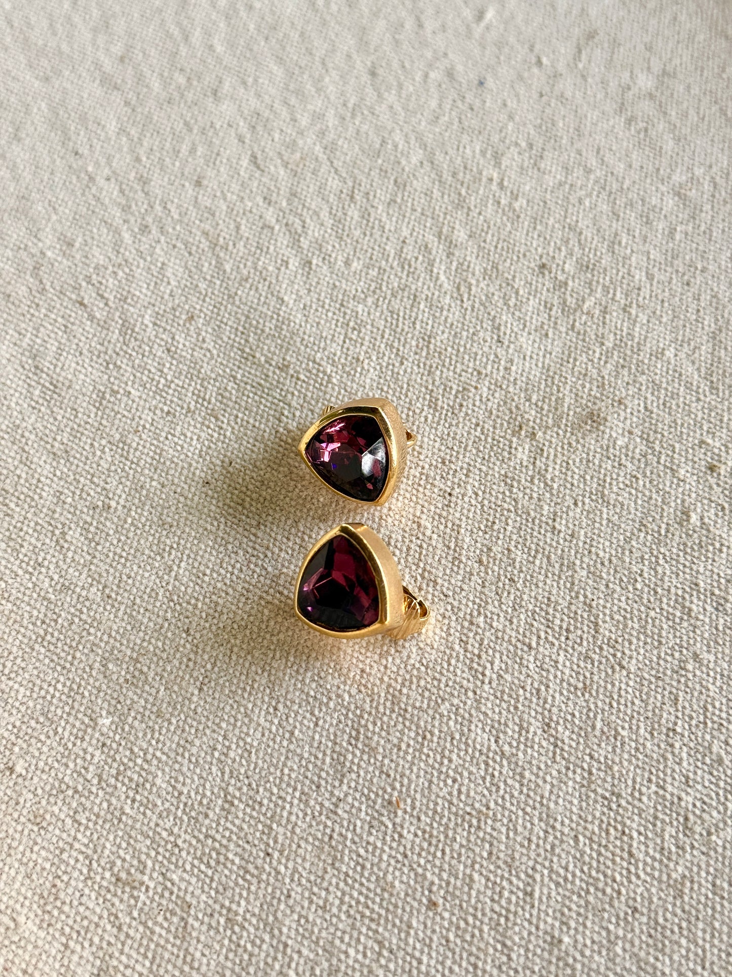 Aretes Triangulares de Prensa- Dior