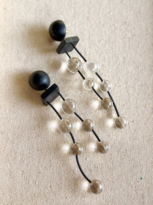 Aretes de pin en Lucite French de los 80s