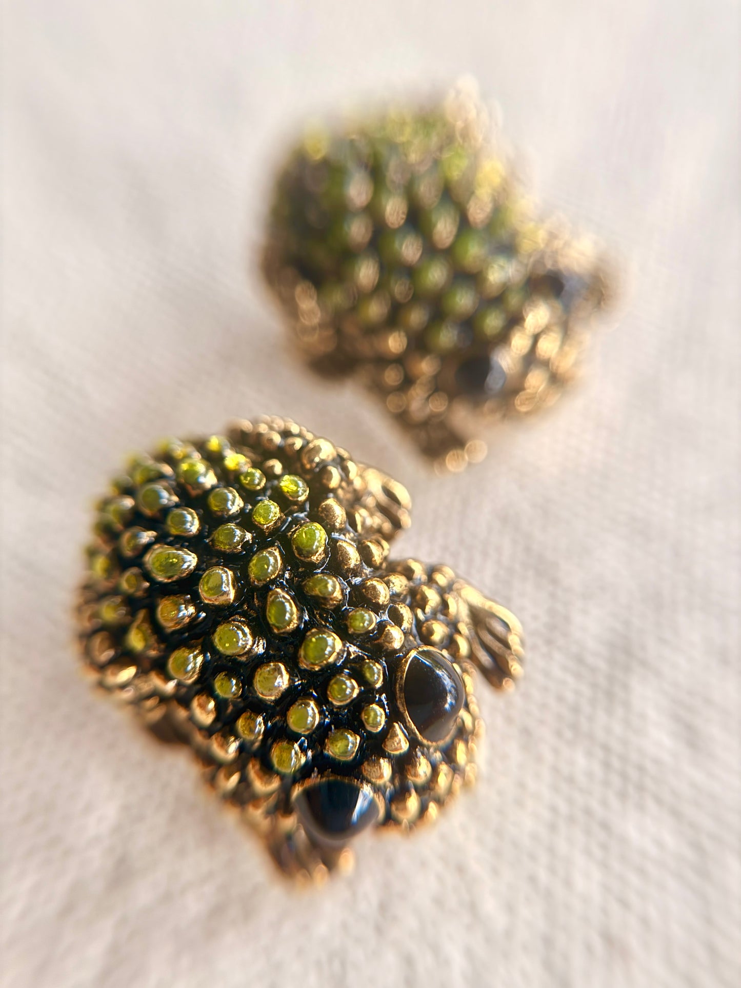 Aretes de Sapitos Verdes de clip- Joan Rivers