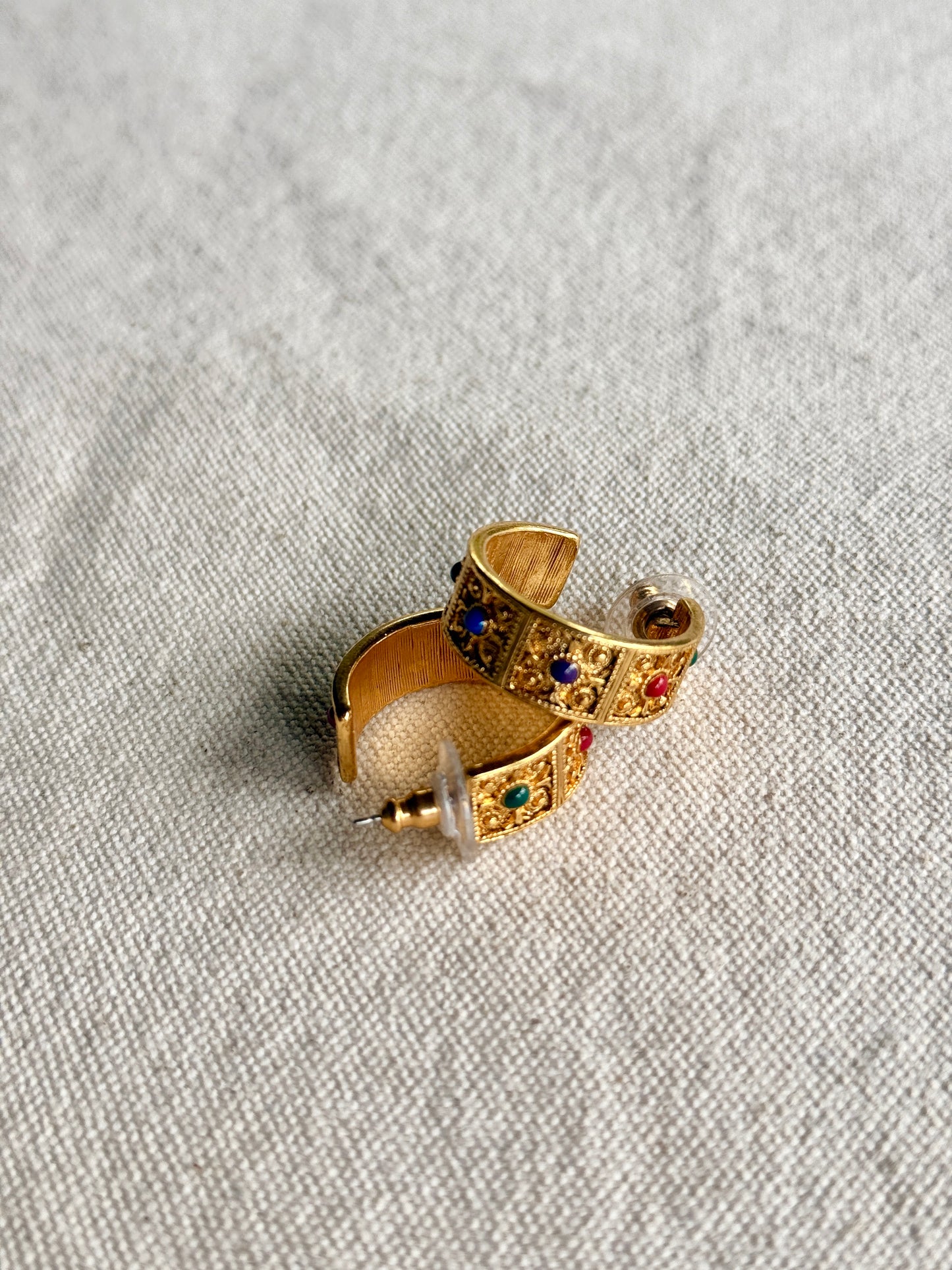 Set de Pulsera y Aretes de Pin Dorado multicolor- Joan Rivers