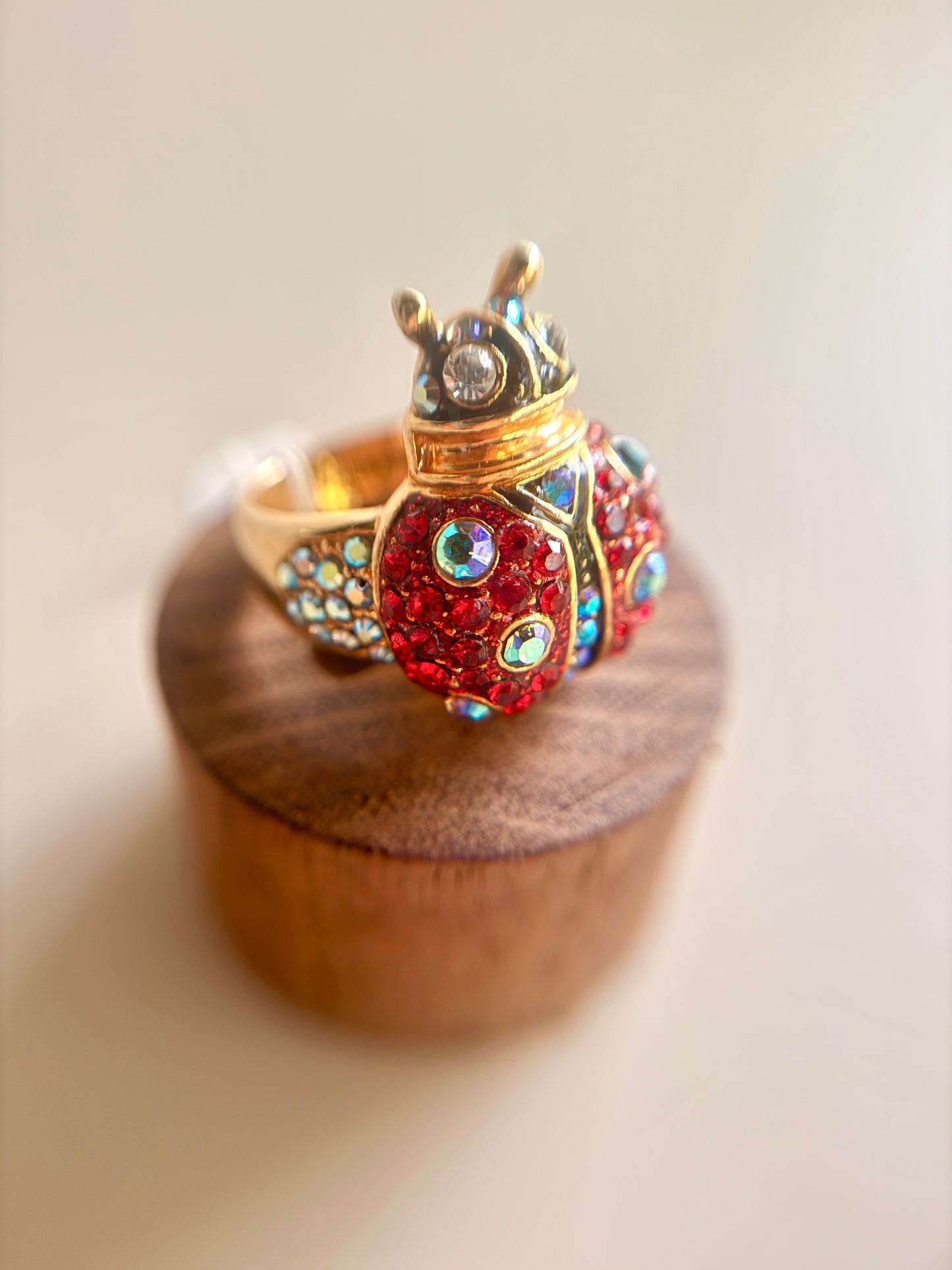 Anillo Mariquita Roja y Azul- Kirks and Folly