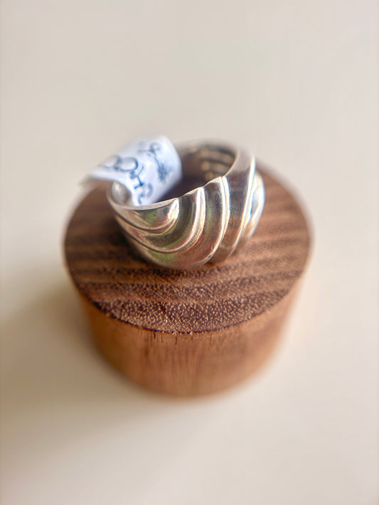 Anillo de Plata en Olas