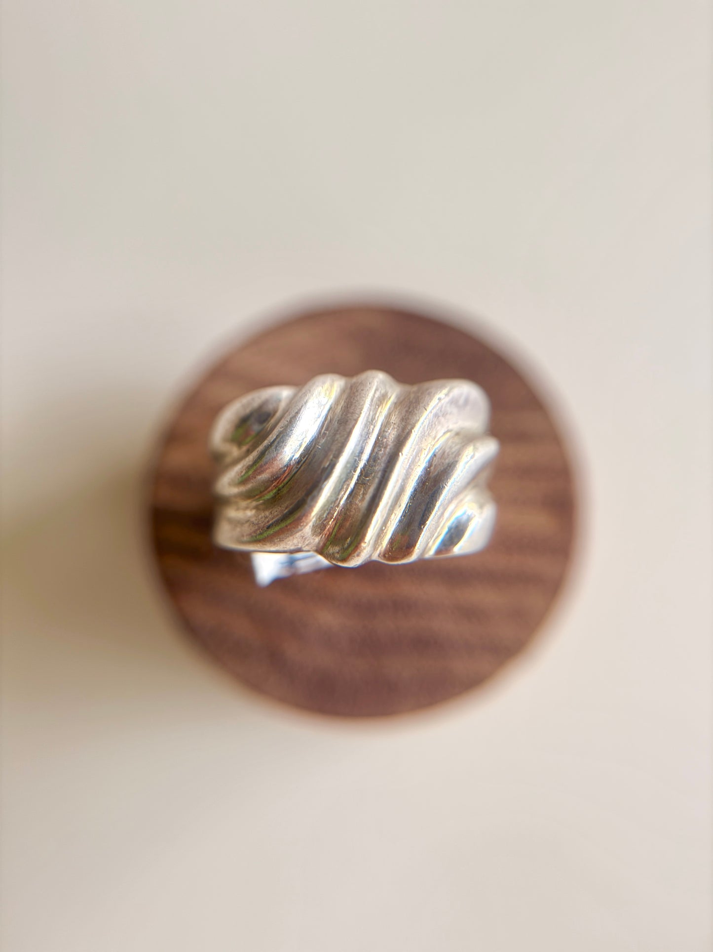 Anillo de Plata en Olas