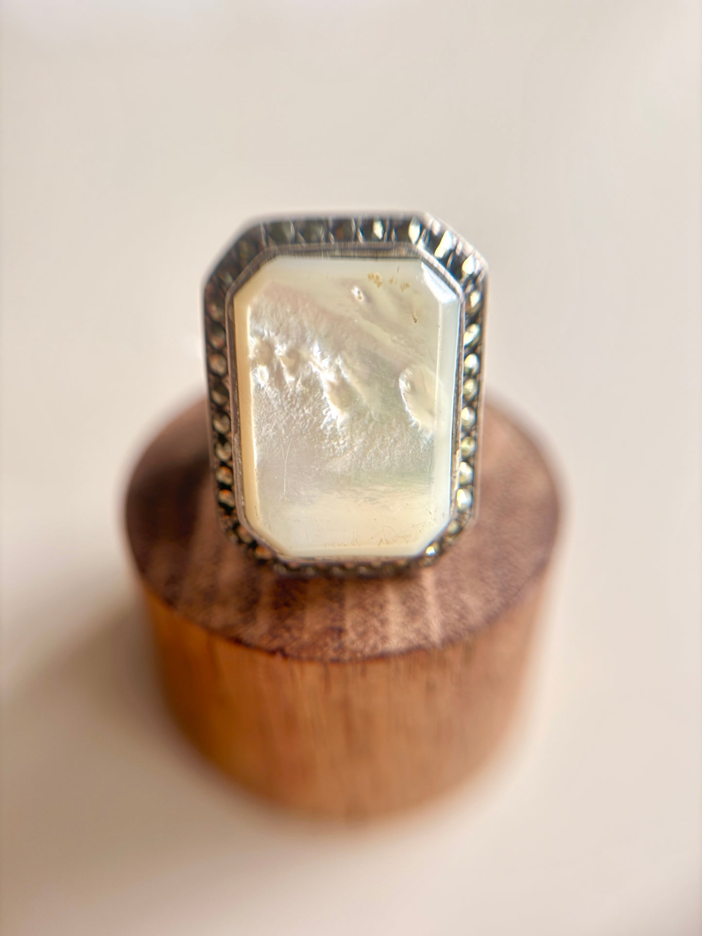 Anillo de Plata  con Nácar y Marquesitas
