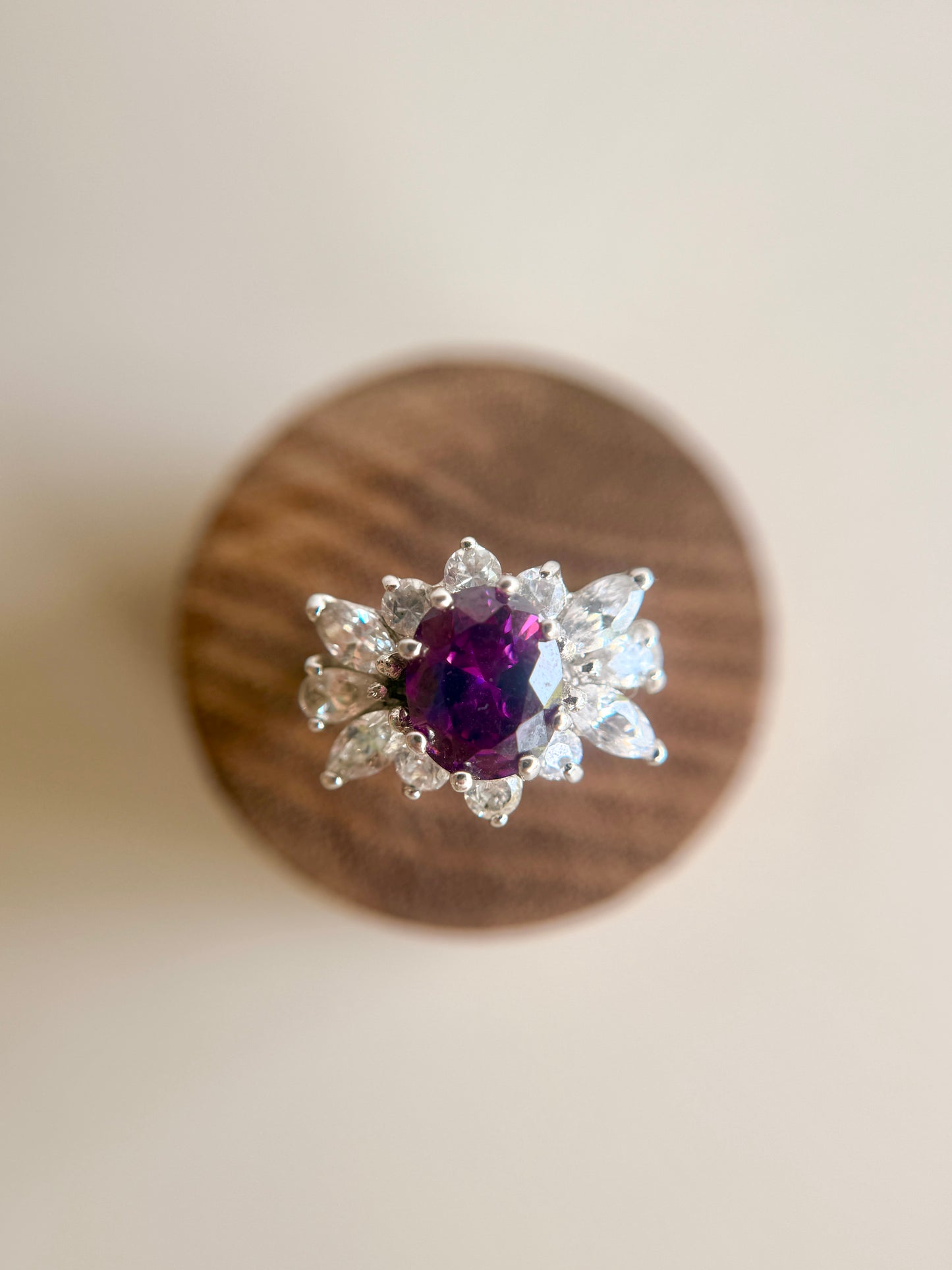 Anillo Vintage de  Zirconias Moradas