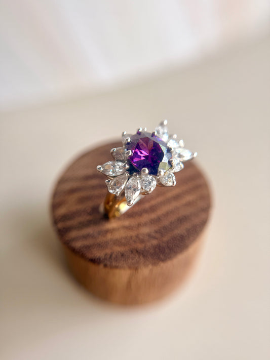 Anillo Vintage de  Zirconias Moradas