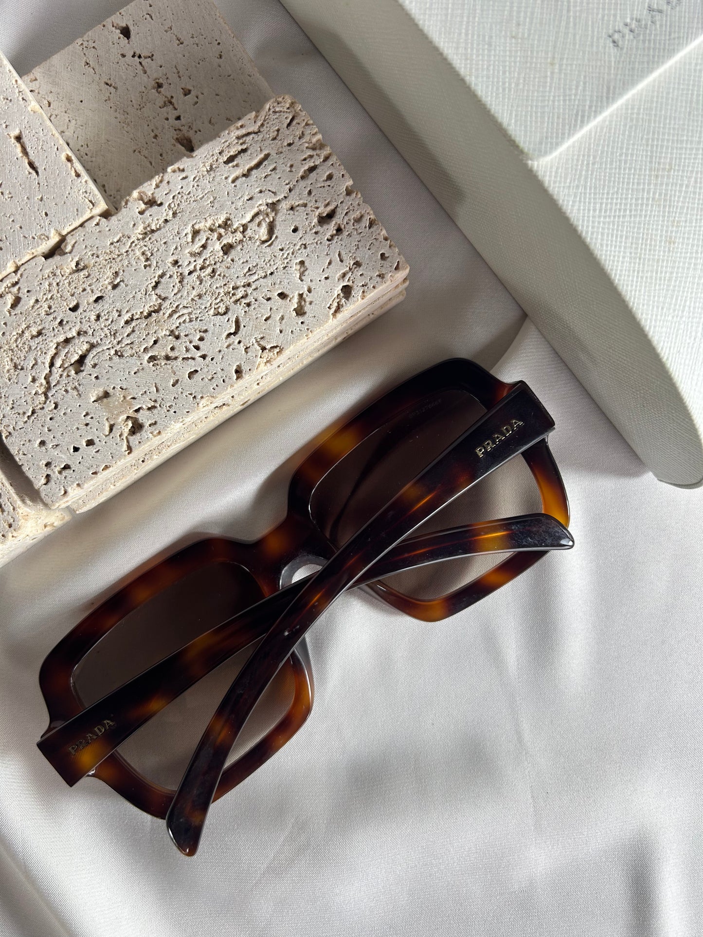 Lentes SPR07R  Cuadradas Oversized,  Brown Havana- Prada