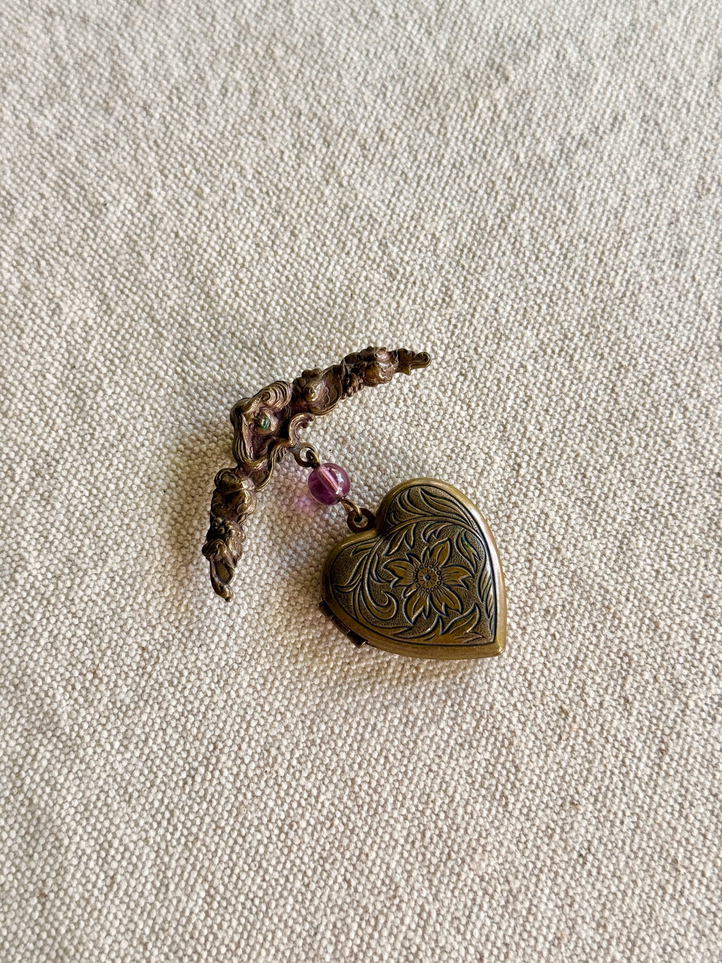 Broche de Relicario de Corazon