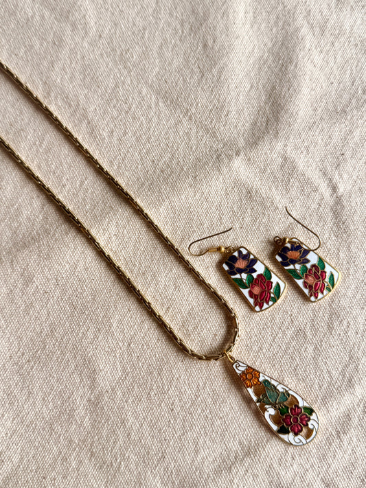 Set de Collar y Artes de  Latón Esmaltado con Flores Coloridas
