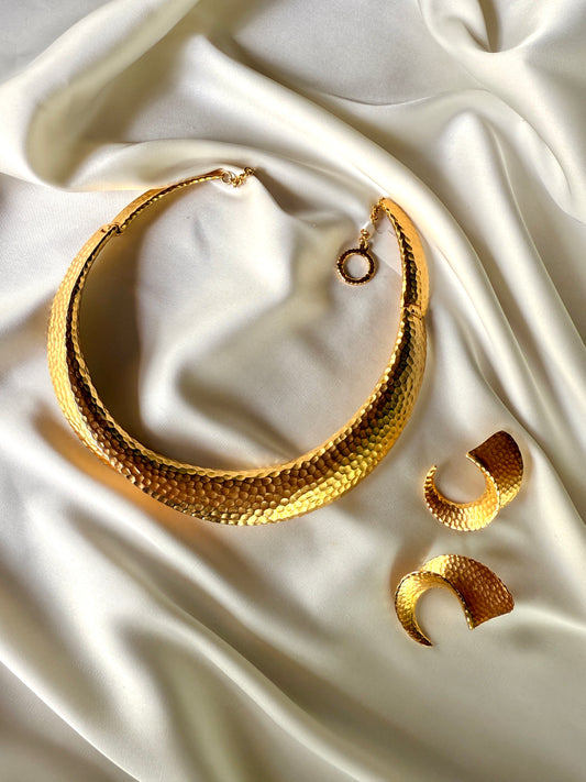 Set de Collar y Artes de Pin- Misha