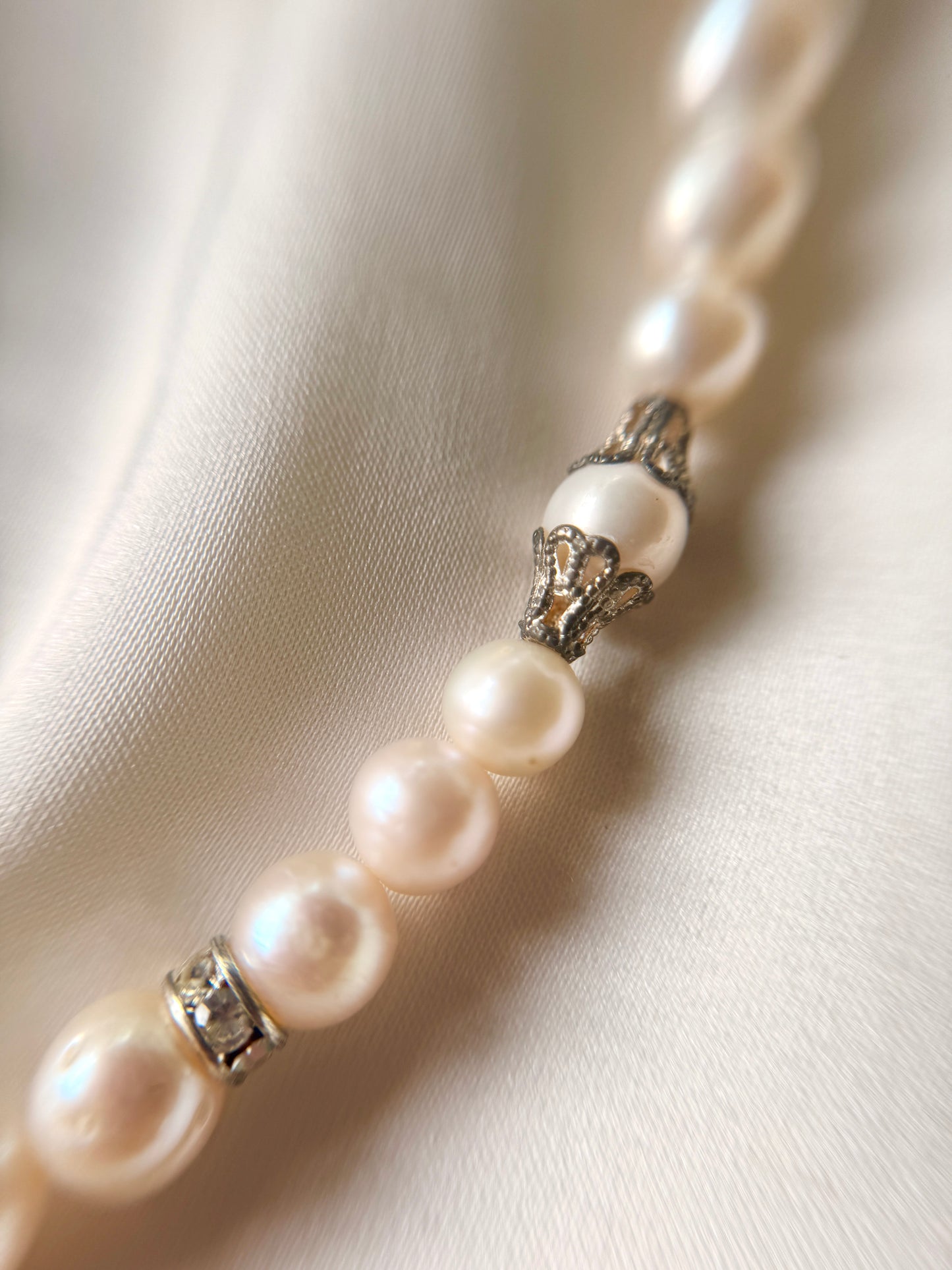 Set de Collar, Pulsera y Aretes de Prensa de Faux Perles